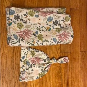 CopperPearl 💟 swaddle & hat set